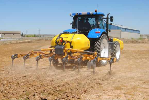 fertilizadora trabajando