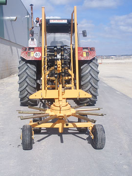 rastrillo hilerador un rotor recogido