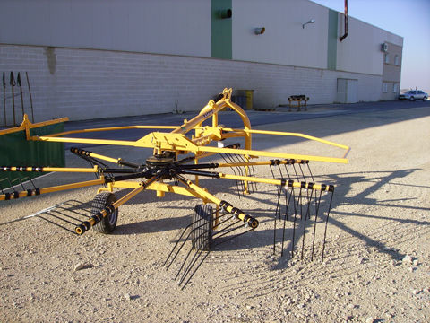 brazos rastrillo un rotor