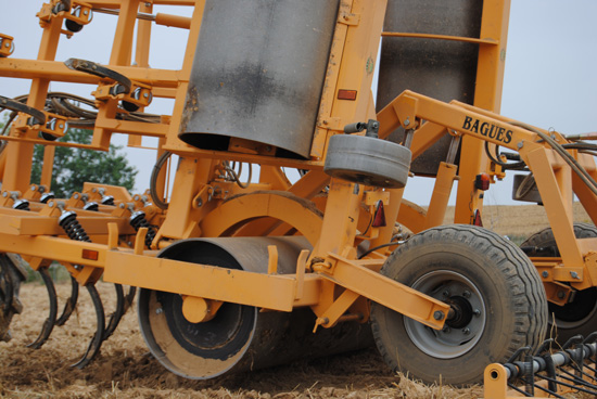 rodillo cultivador con tierra
